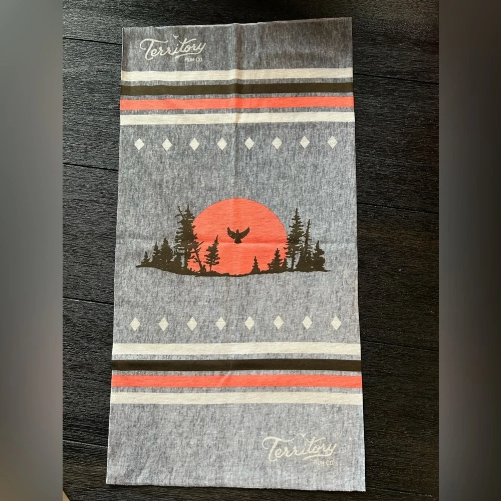Territory Run Company neck gaiter and arm warmers, NWOT - Picture 2 of 7